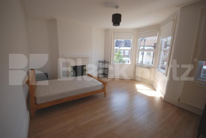 			NEW INSTRUCTION!, 4 Bedroom, 1 bath, 1 reception House			 Belmont Avenue, Turnpike Lane